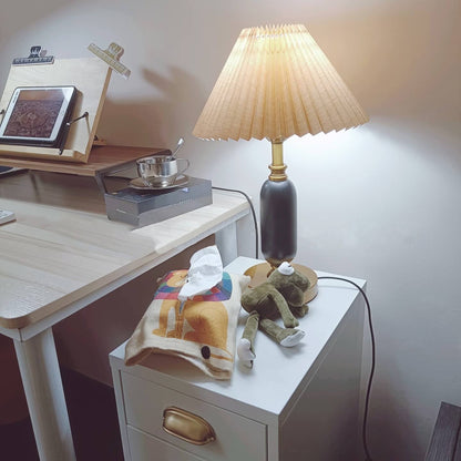Retro Pleated Shade Table Lamp