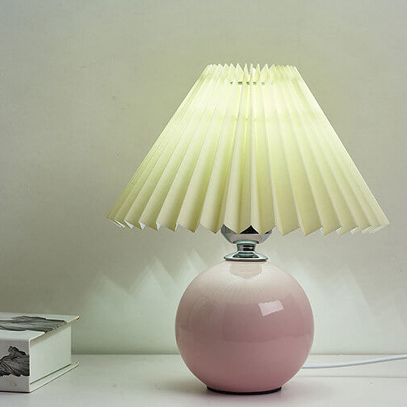 Nordic Minimalist Pleated Table Lamp