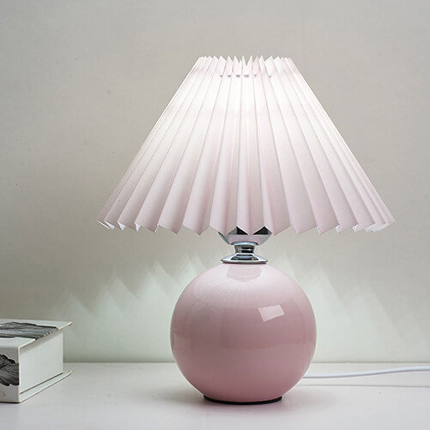 Nordic Minimalist Pleated Table Lamp