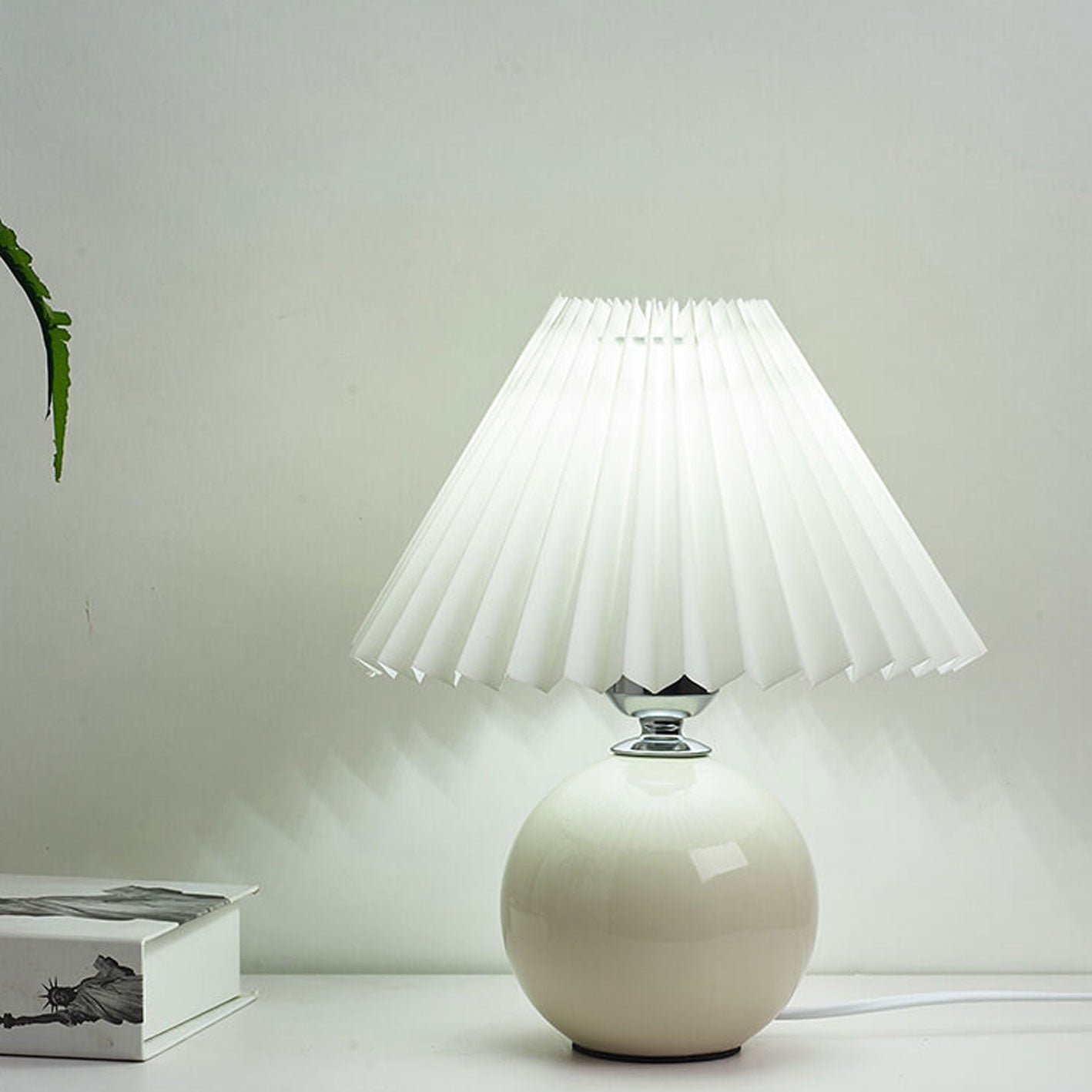 Nordic Minimalist Pleated Table Lamp