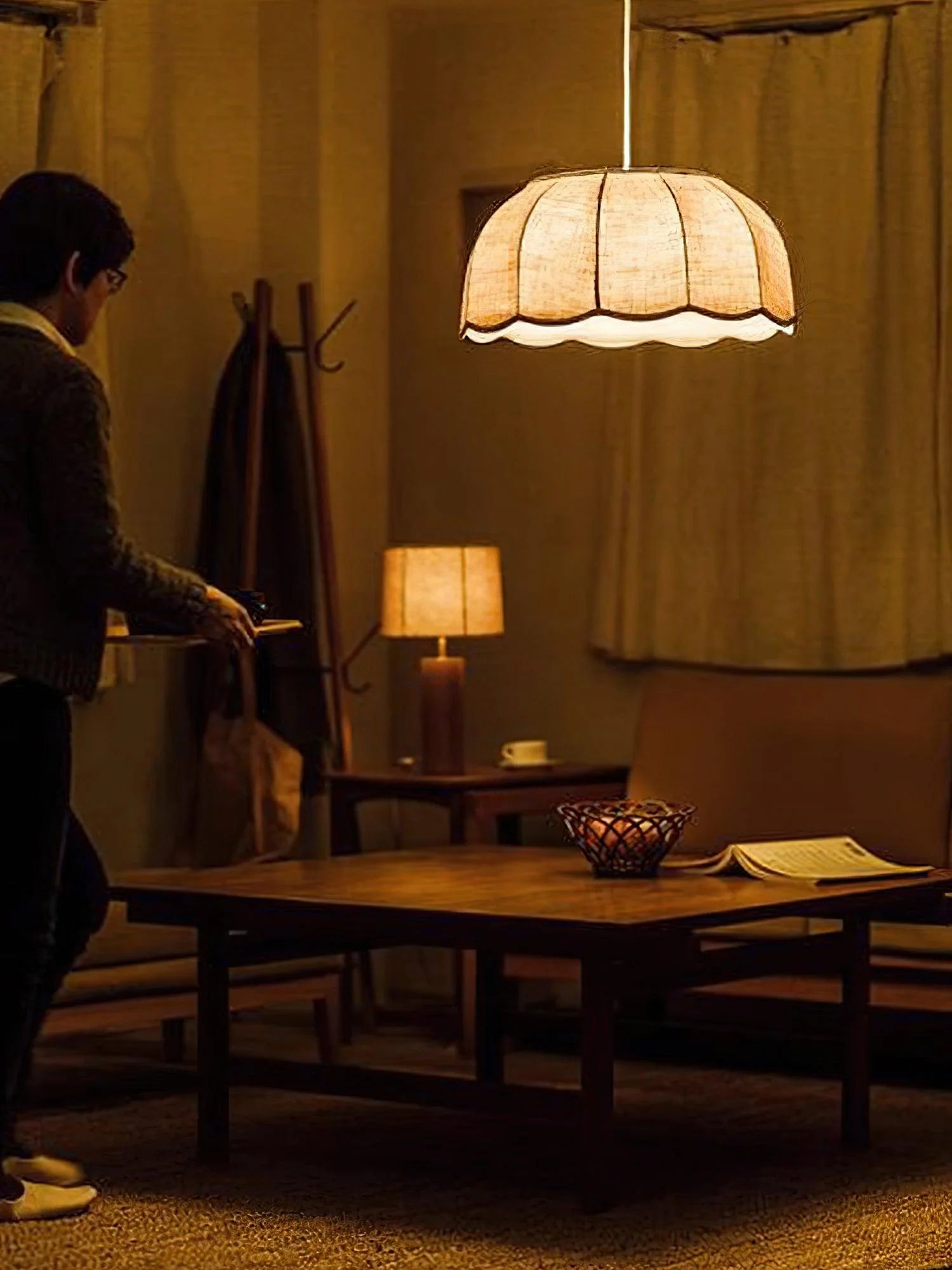 Scalloped Pendant Light | Warm Ambient Lighting