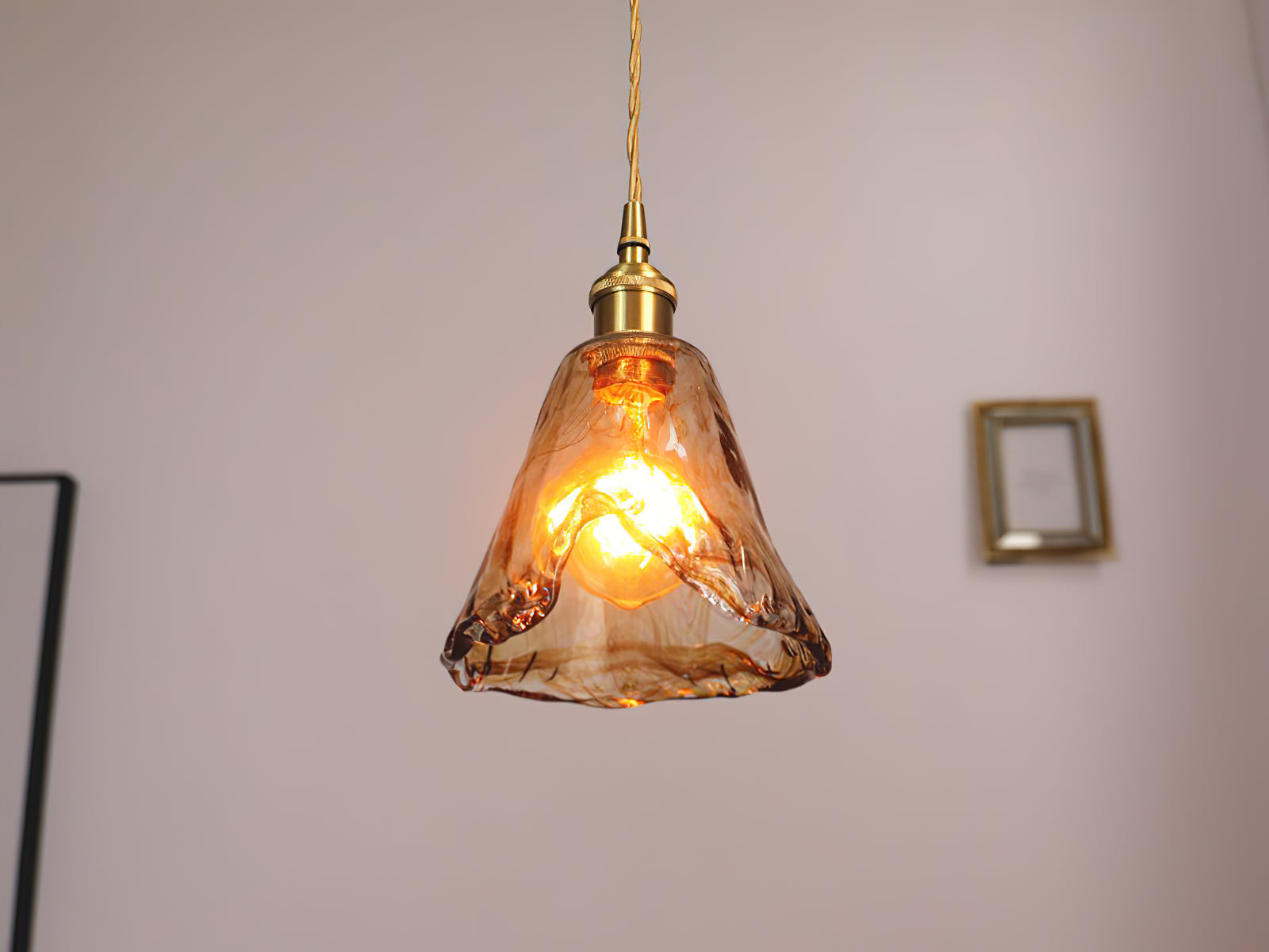 Organic Shape Pendant Light | Soft Ambient Glow