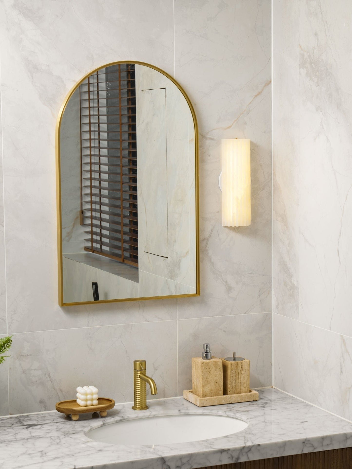 Alabaster LED Wall Lamp Fluted Rectangle Detail