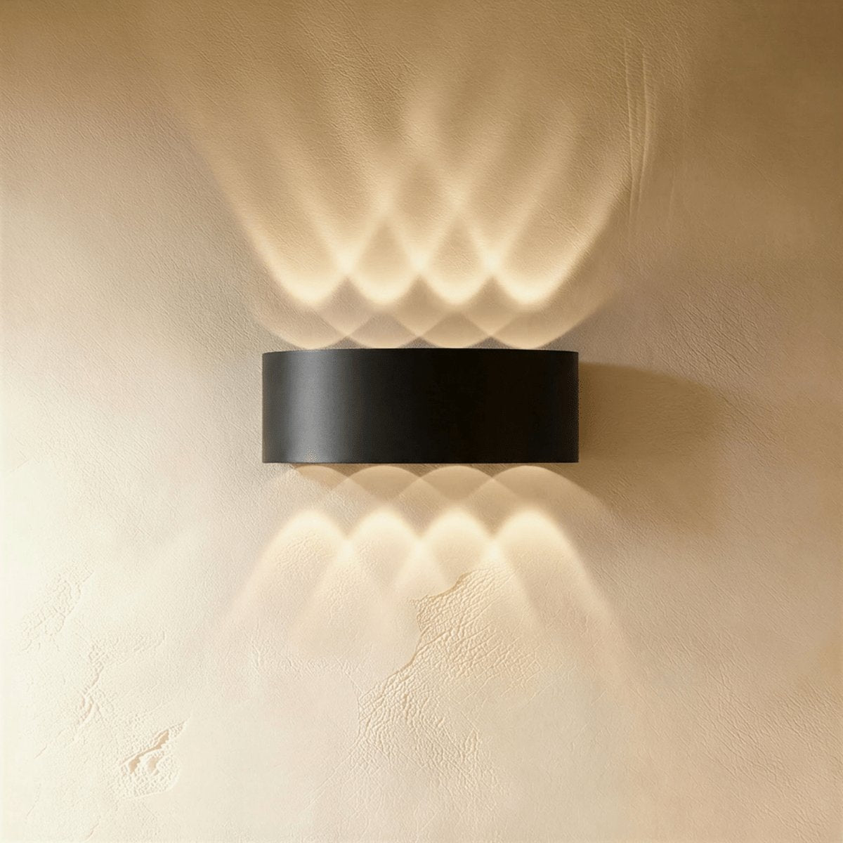 Minimalist Aluminum Wall Lamp Curved Uplighter Angle