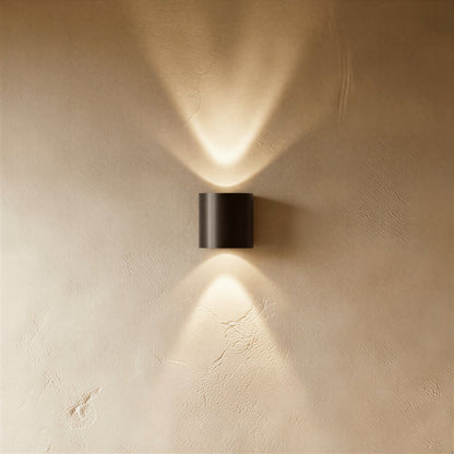 Minimalist Aluminum Wall Lamp Curved Uplighter Front