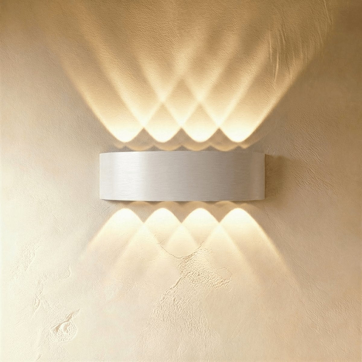 Minimalist Aluminum Wall Lamp Curved Uplighter Full