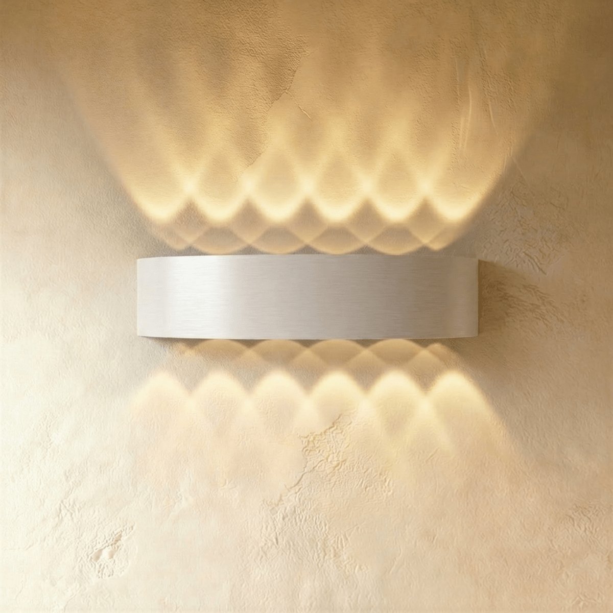 Minimalist Aluminum Wall Lamp Curved Uplighter View 11